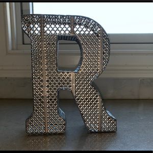 Letter “R” decor